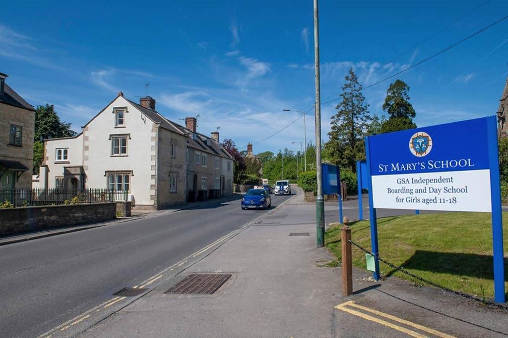 Vila Curzon House Calne Exteriér fotografie